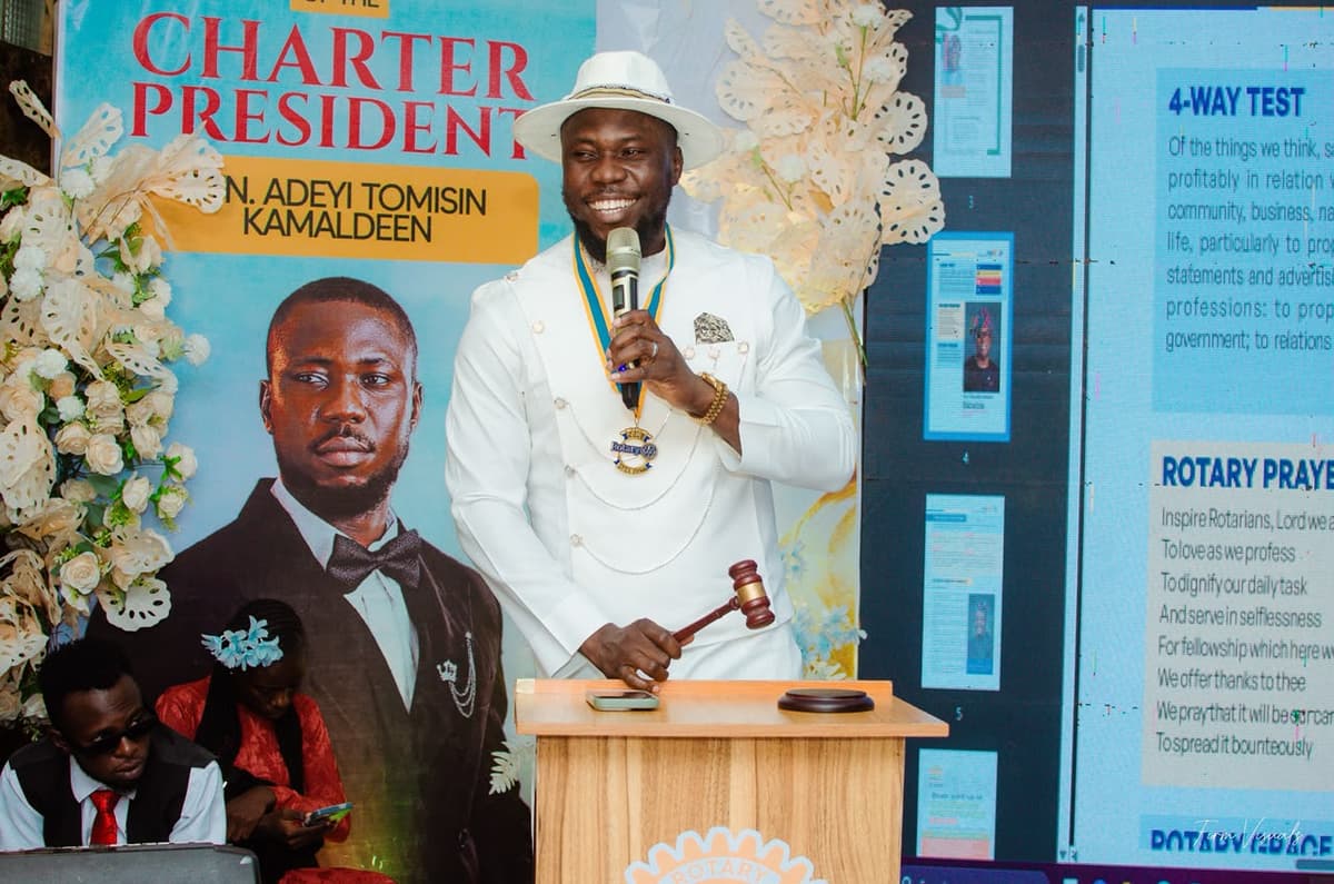 MC Kopsy — Charter President investiture, Rotary Club